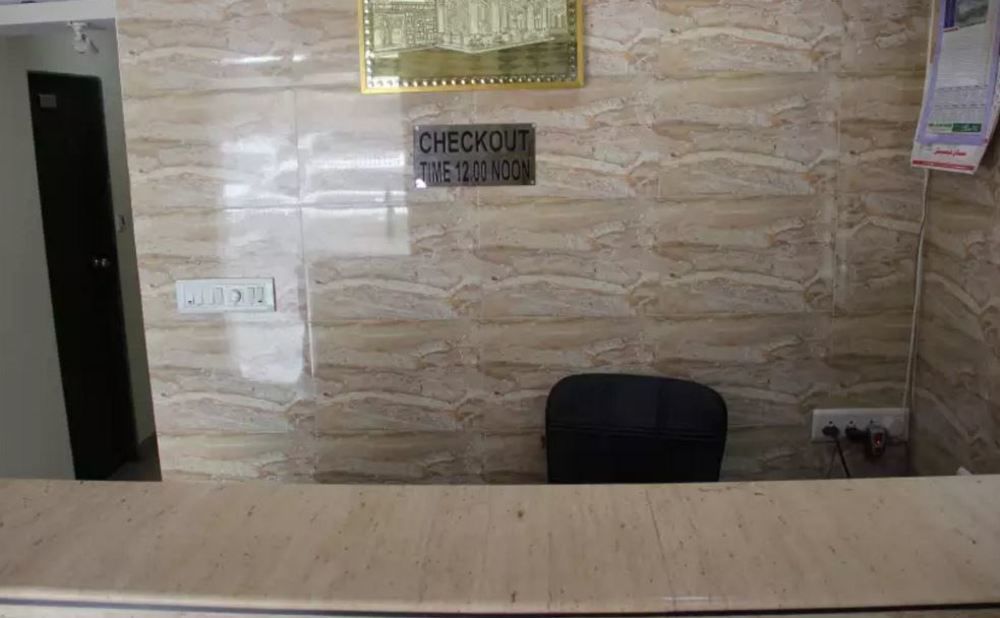 Oyo 49867 Hotel Kalpana Residency ムンバイ エクステリア 写真